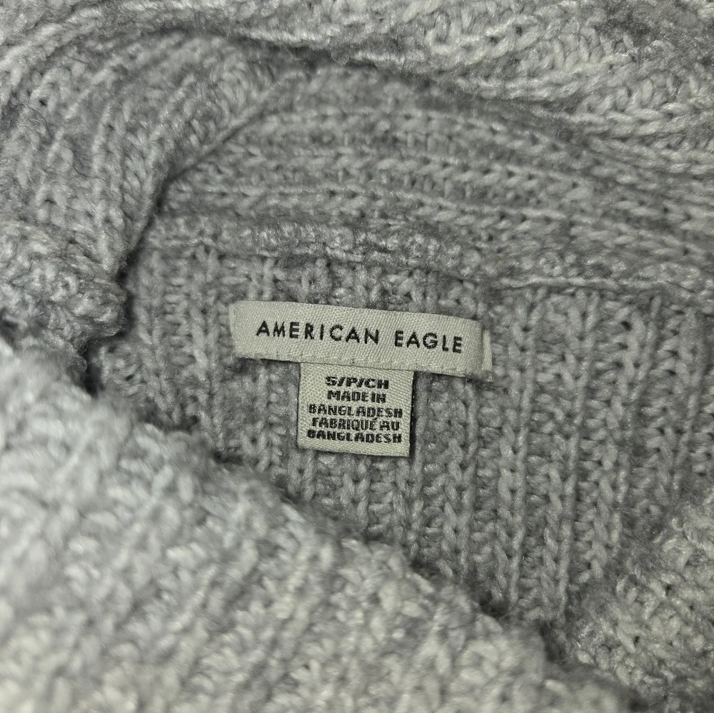 American Eagle Gray Color Blocked Small Knit Turtleneck Sweater - Picture 4 of 7
